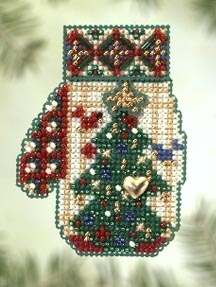 MHCM52 Star Topped Tree Ornament   