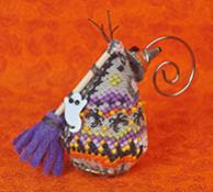 JNLEWSM  Witchy's Sister Mouse by Just Nan
