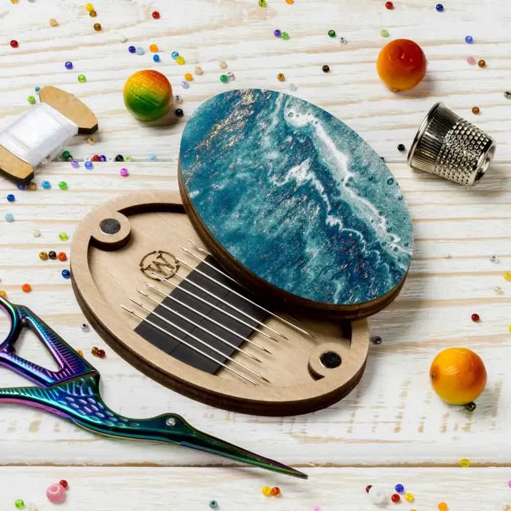 FLZB-158 Needle Case - 6cm x 9cm by Wonderland Crafts (Needle not included ) 