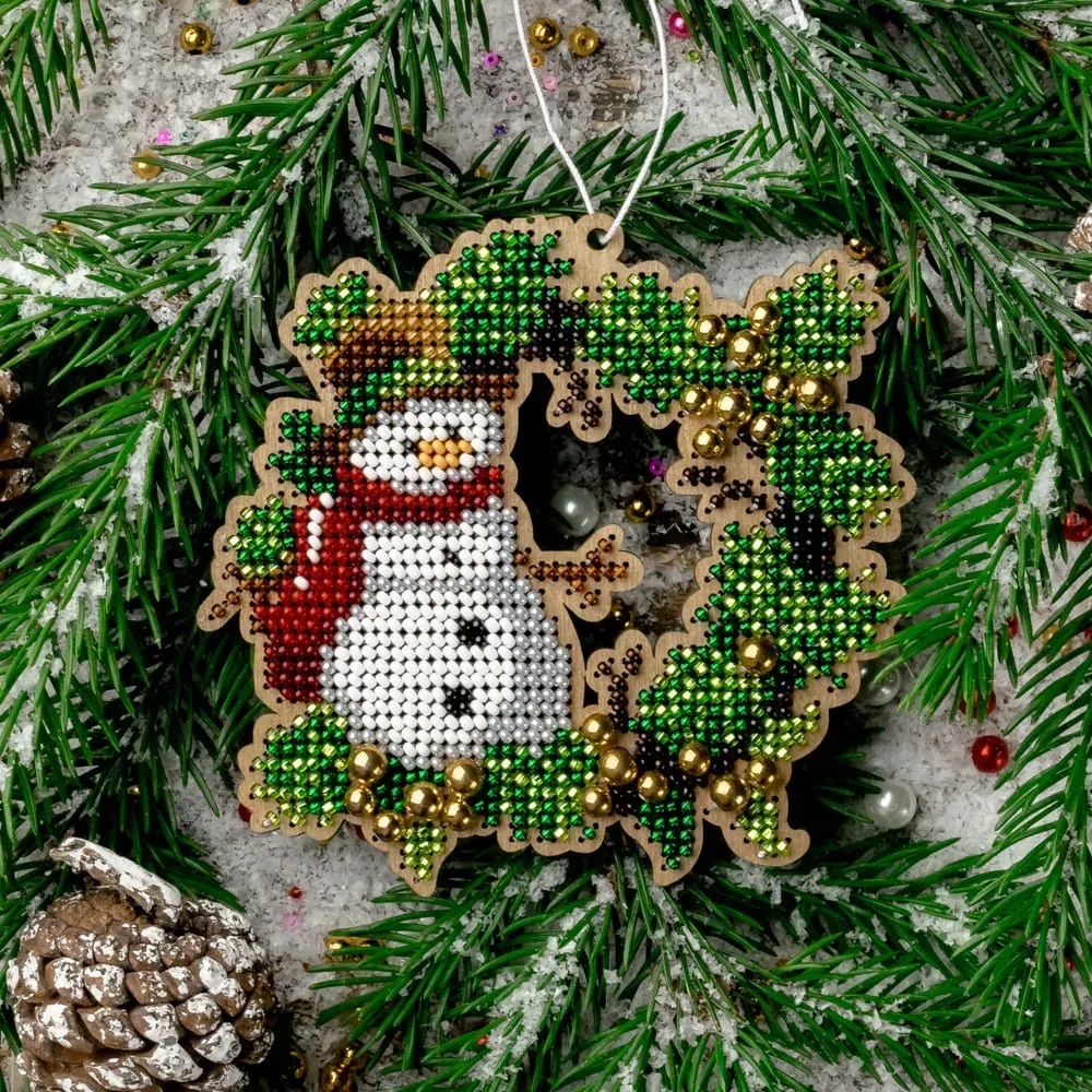 FLK-442 - “Wreath With Snowman” - Wooden Bead Embroidery Kit by Wonderland Crafts