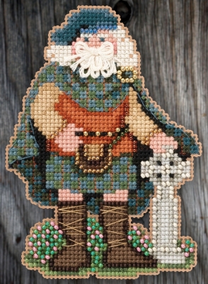 MH20-5301 Scotland Santa  by Mill Hill 