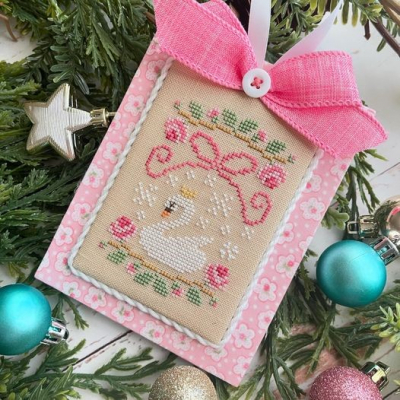 Country Cottage Needlework - 10 Christmas Swan - Pastel Collection 