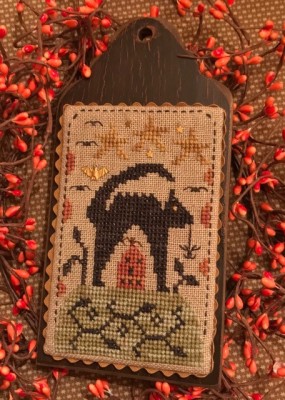  Wicked Cute Cat by Homespun Elegance Ltd