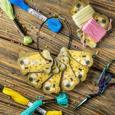 FLC-113(S) Floss bobbins by Wonderland Crafts