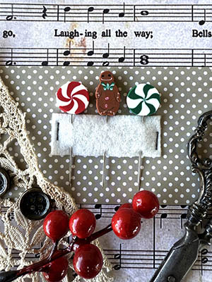 Puntini Puntini - Funny Gingerbread Pin Set (Green bowtie)