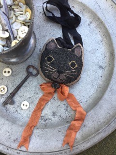 Stacey Nash Primitives -  Oliver - Animal Crackers