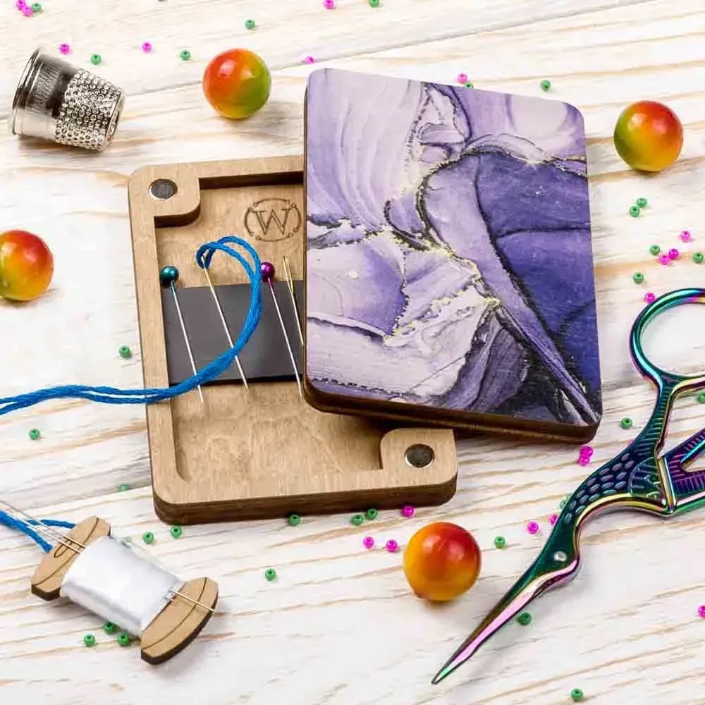 Wonderland Crafts - FLZB(N)-116 Needle Case - 6cm x 9cm - Plywood (Needle not included )  