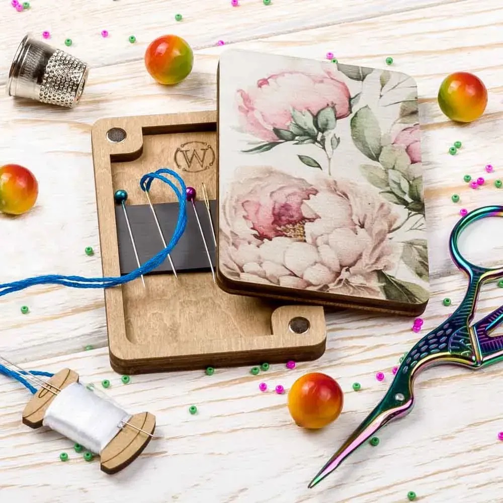 Wonderland Crafts - FLZB(N)-119 Needle Case - 6cm x 9cm - Plywood (Needle not included )   