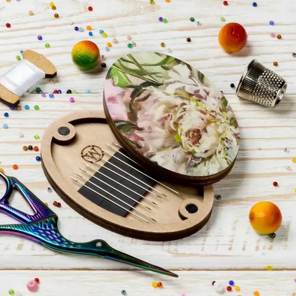 Wonderland Crafts - FLZB-152 Needle Case - 6cm x 9cm  (Needle not included )