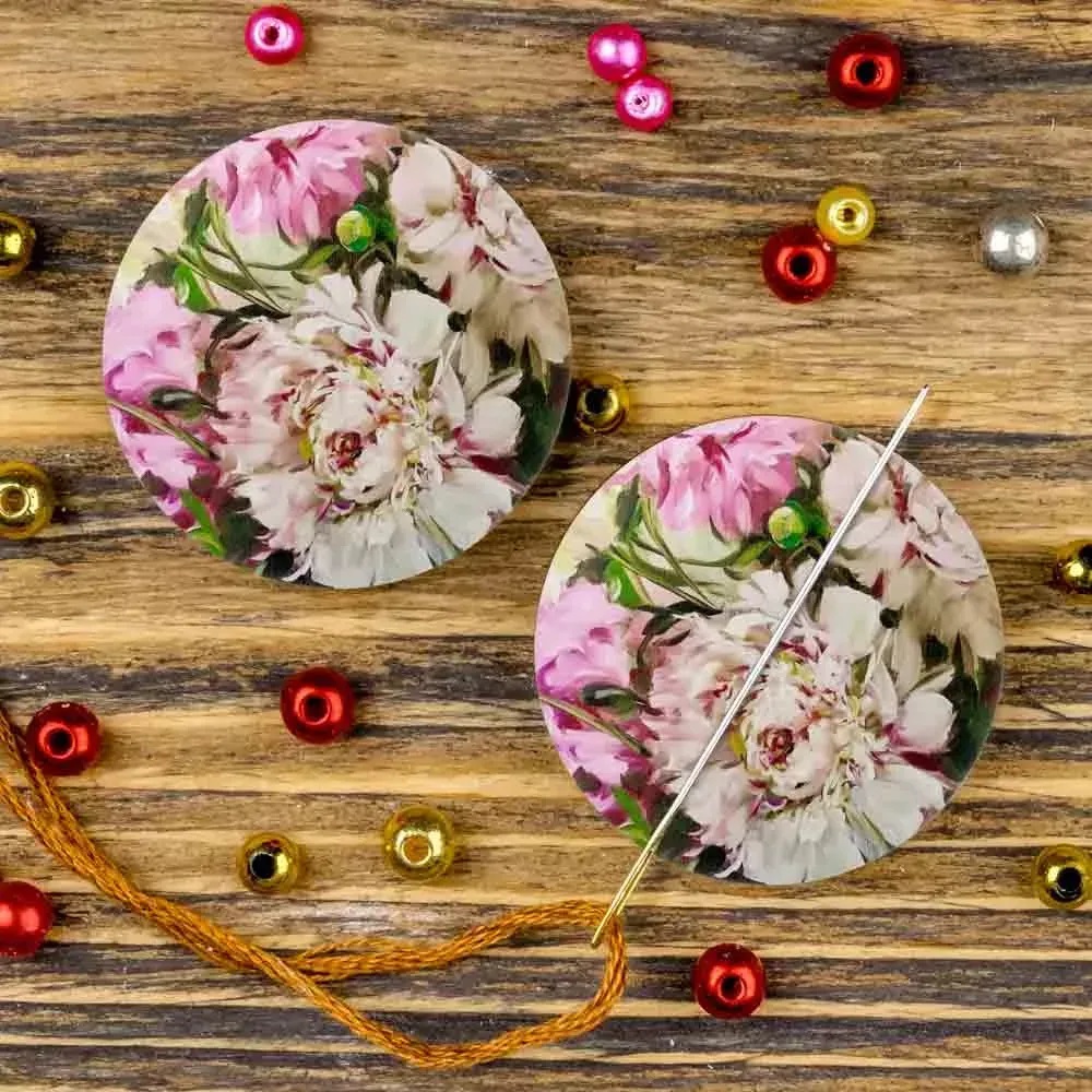 Woodland Crafts - FLMH-074 Magnetic double-sided needle holder  