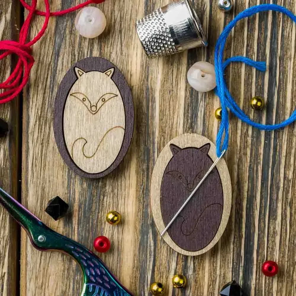 Wonderland Crafts - FLMH-026(W) Magnetic double-sided needle holder